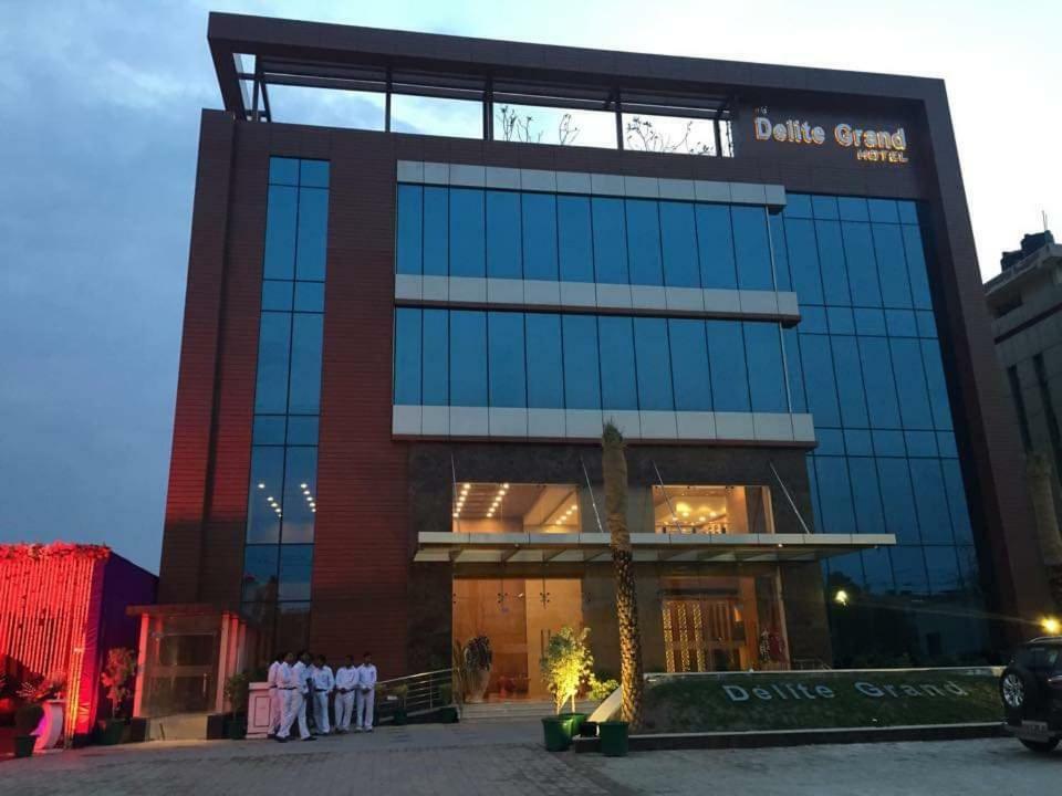 迪莱特大酒店 法里达巴德 外观 照片